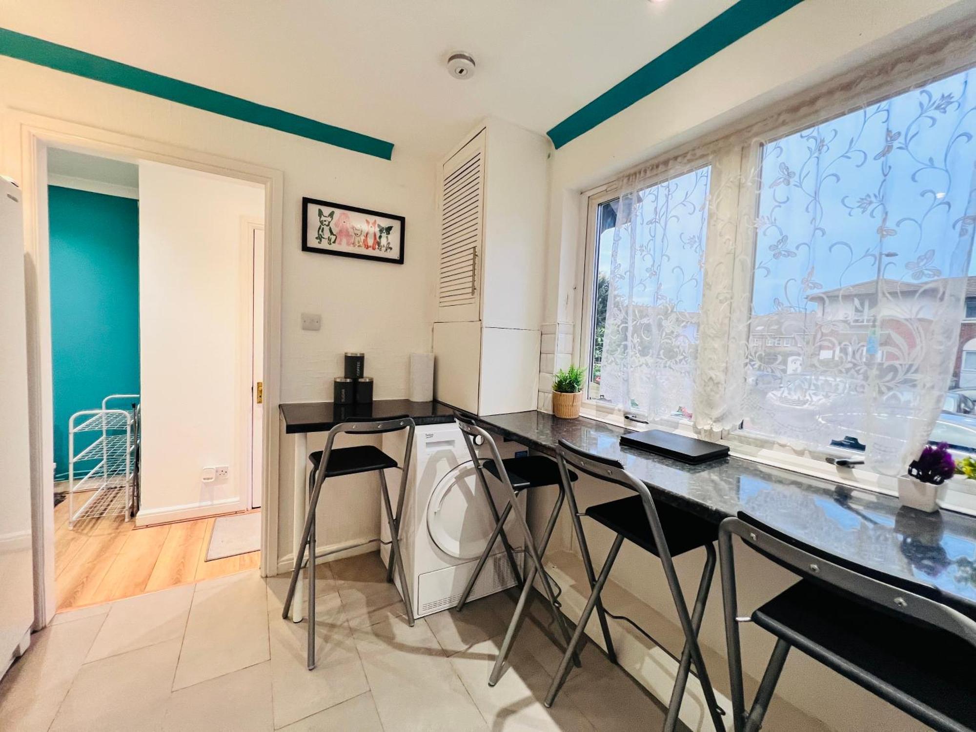 Lovely 4Br House In The City With Parking Londra Dış mekan fotoğraf